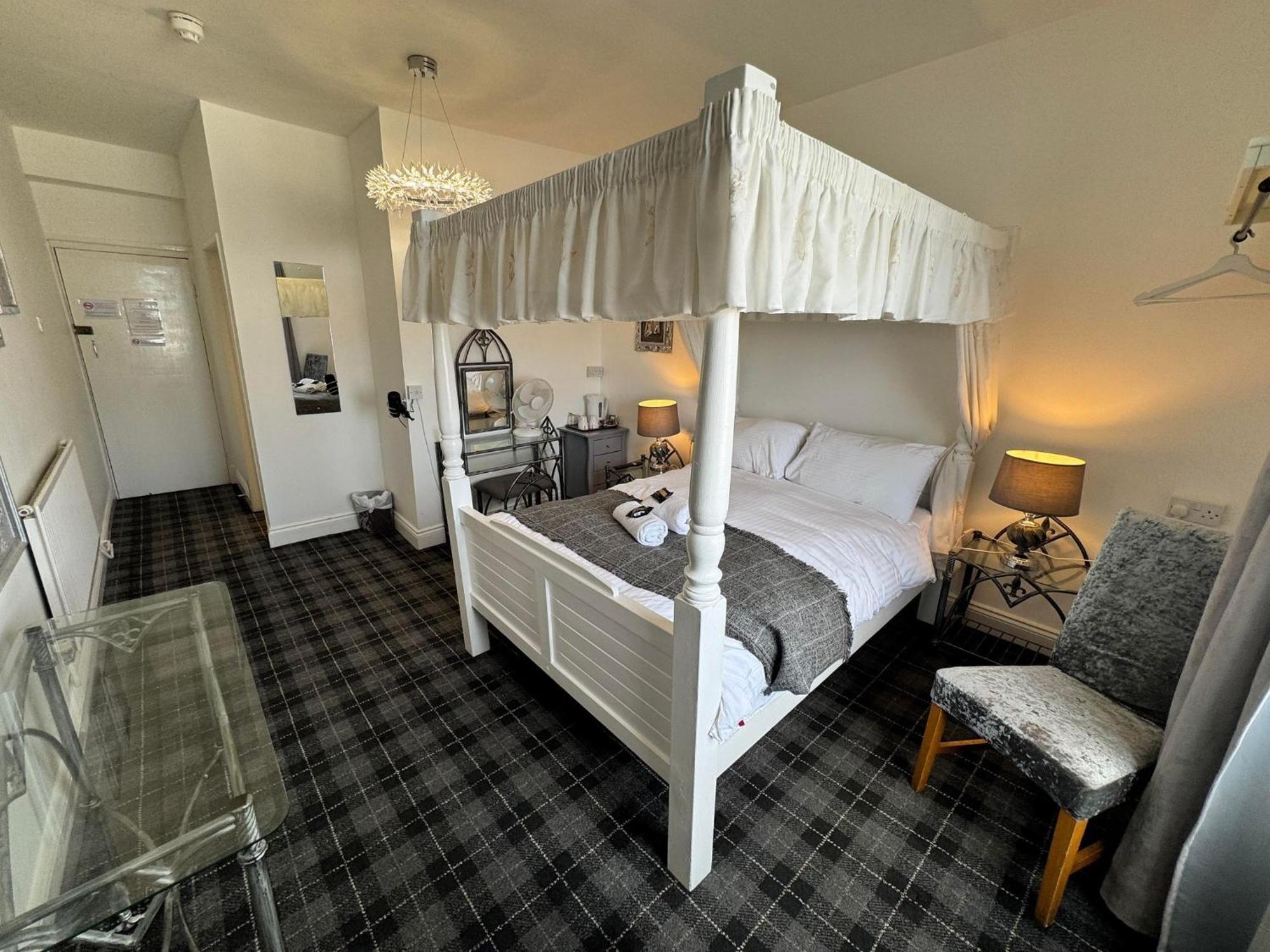 The Jubilee Hotel East - With Spa Facilities & Smokehouse - Newly Refurbished Facilities Weymouth Eksteriør bilde